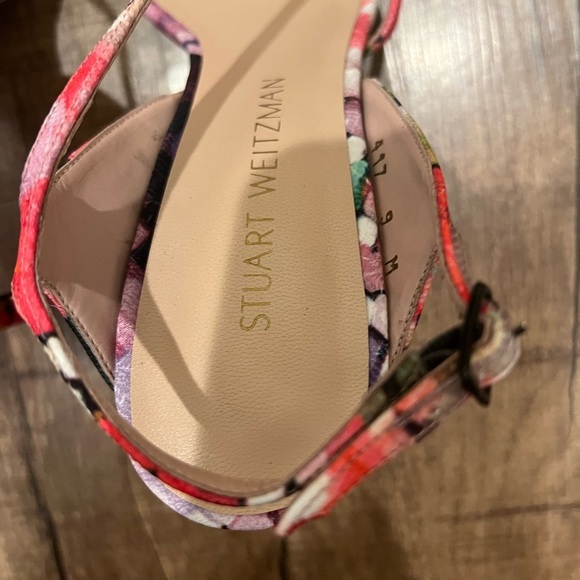 NWOT Stuart Weitzman floral heels - Picture 9 of 9